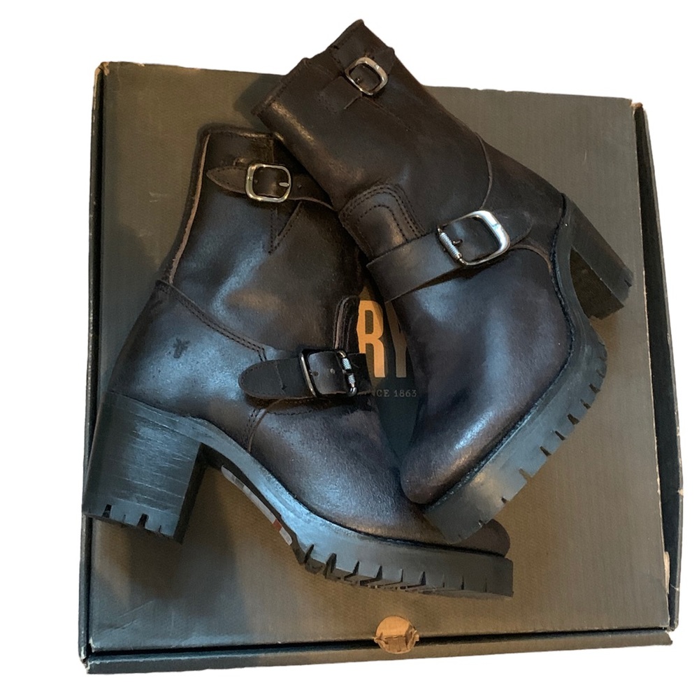 NEW Frye Heeled Booties